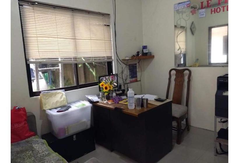 فندق Oyo 812 Laura S