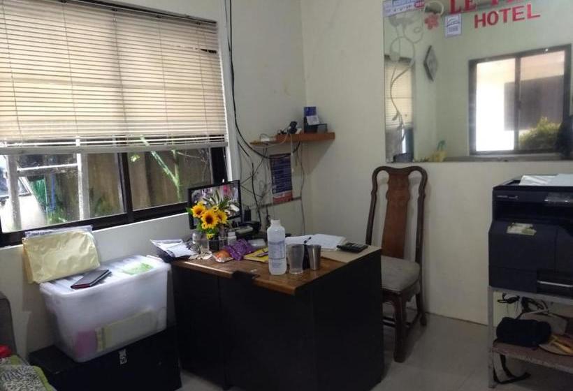 فندق Oyo 812 Laura S