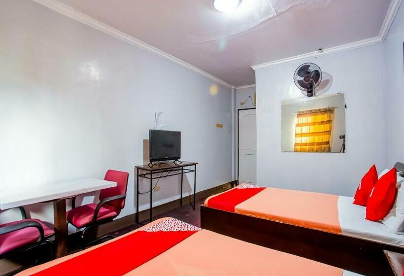 فندق Oyo 812 Laura S