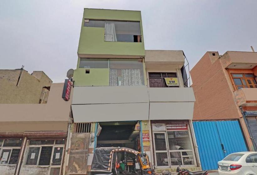 בית מלון כפרי Oyo 81394 New Golden Light Guest House