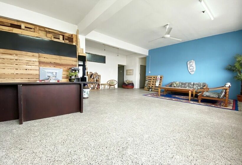 酒店 Oyo 90295 Beacon Homestay Kuching