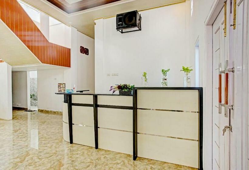 בית מלון כפרי Oyo 90585 Saka Ganta Guest House