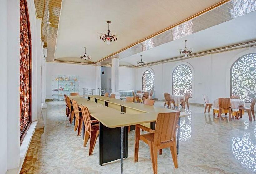 בית מלון כפרי Oyo 90585 Saka Ganta Guest House