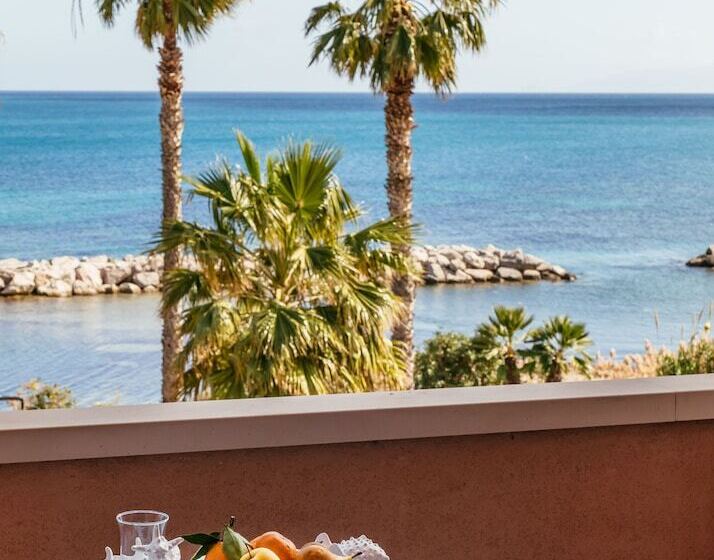 בית מלון כפרי Palm Beach Club Casteldaccia