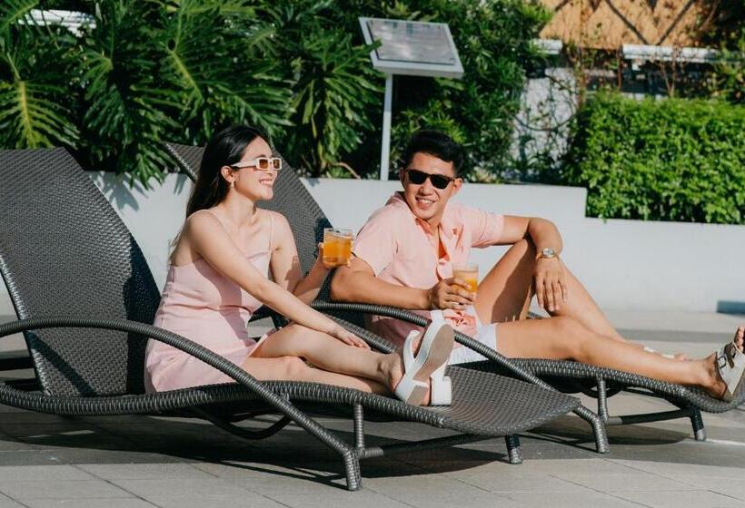 هتل Park Inn By Radisson Bacolod