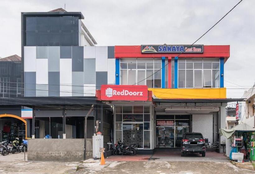 Hotel Reddoorz Syariah Near Rs Mata Padang