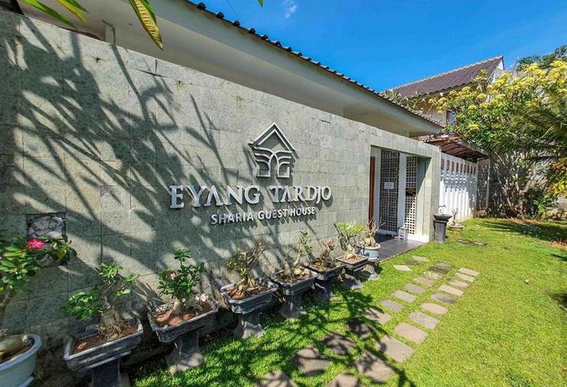 호텔 Rumah Eyang Tardjo Syariah Mitra Reddoorz
