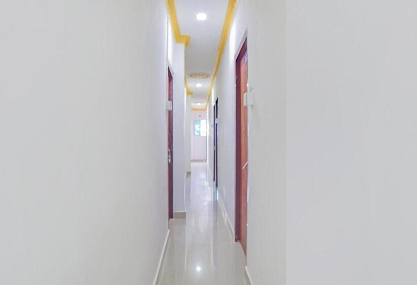 هتل Spot On Nirvaan Guest House