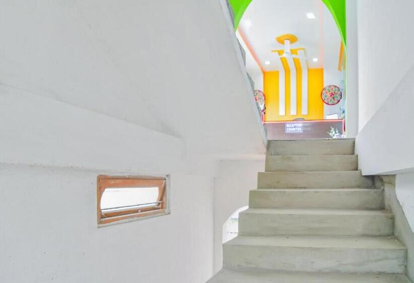 هتل Spot On Nirvaan Guest House