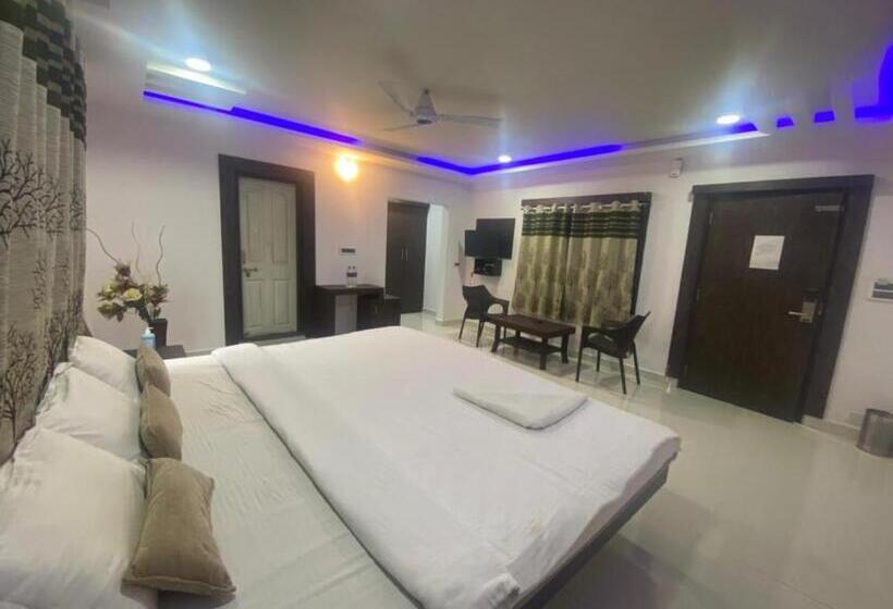 בית מלון כפרי Staymaker Lake Residency