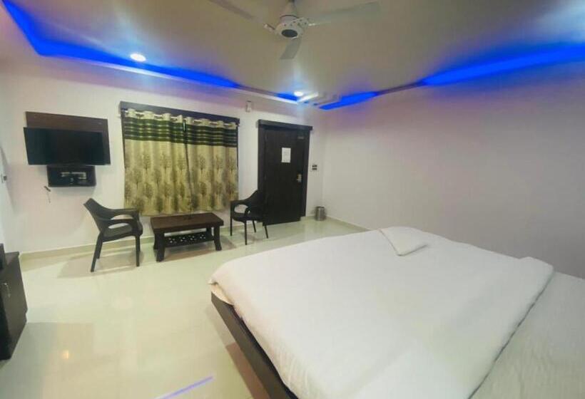 בית מלון כפרי Staymaker Lake Residency