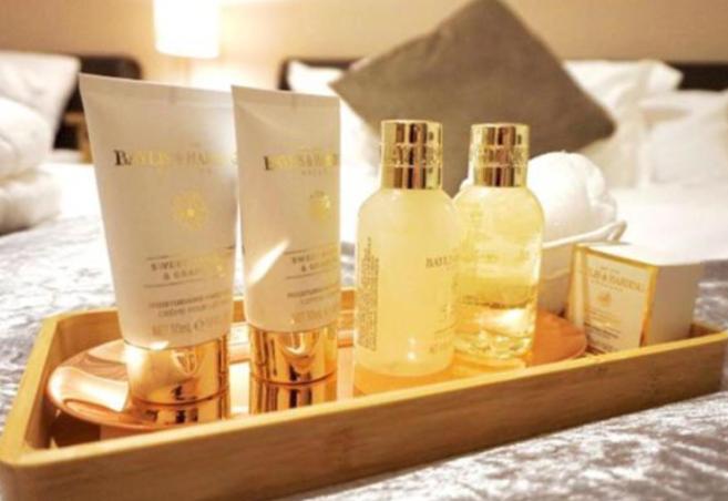 Отель Stratton Cottage Guesthouse