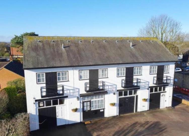 Отель Stratton Cottage Guesthouse