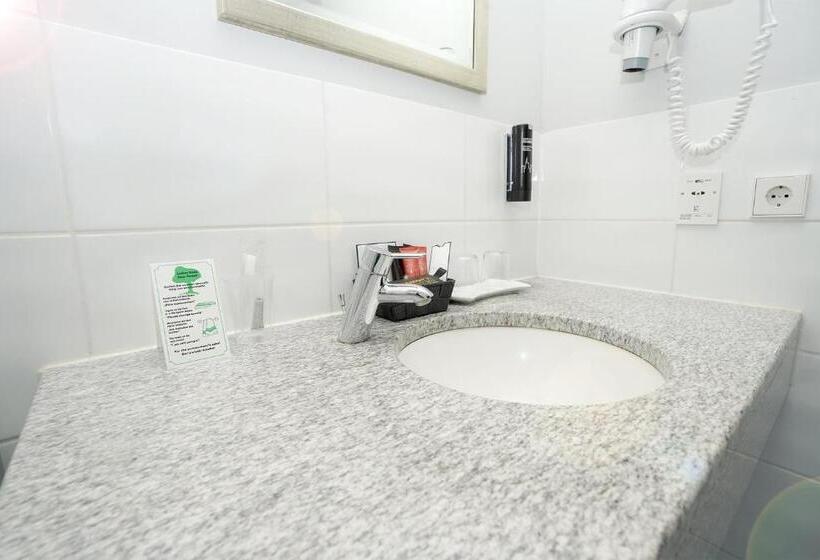 בית מלון כפרי The Atrium