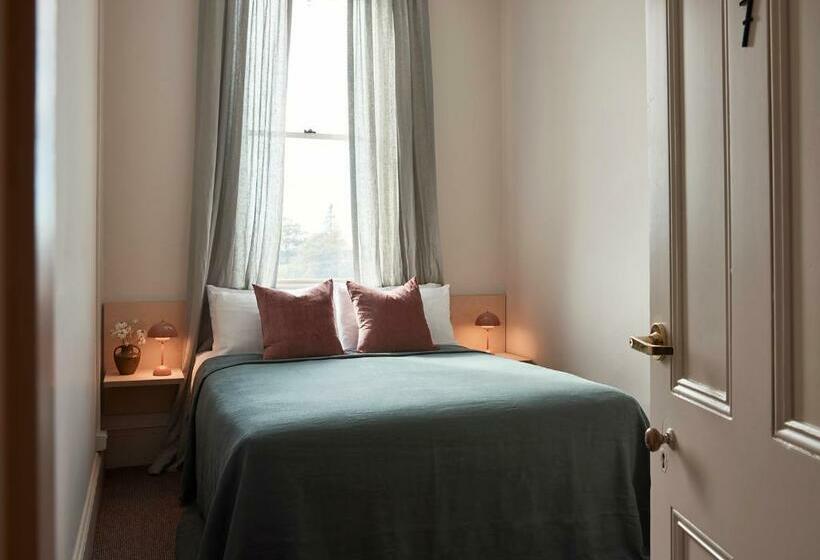 בית מלון כפרי The Rooms Milton