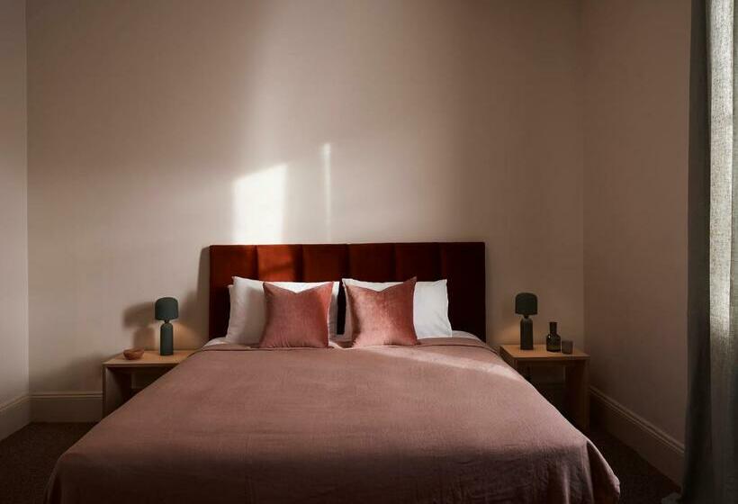 בית מלון כפרי The Rooms Milton