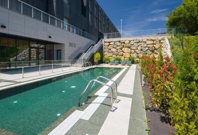 هتل Tres Reyes San Sebastian