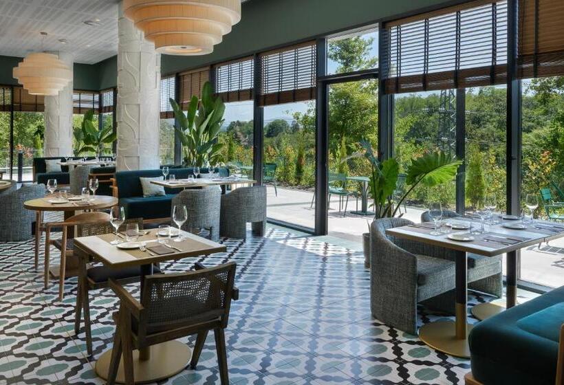 هتل Tres Reyes San Sebastian