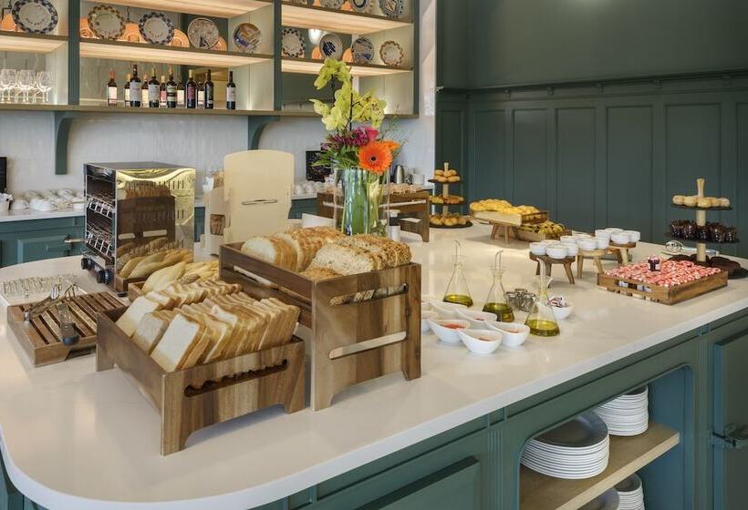 هتل Tres Reyes San Sebastian