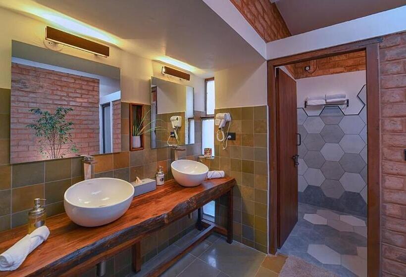 هتل Wagoba Eco Lodge , Tadoba