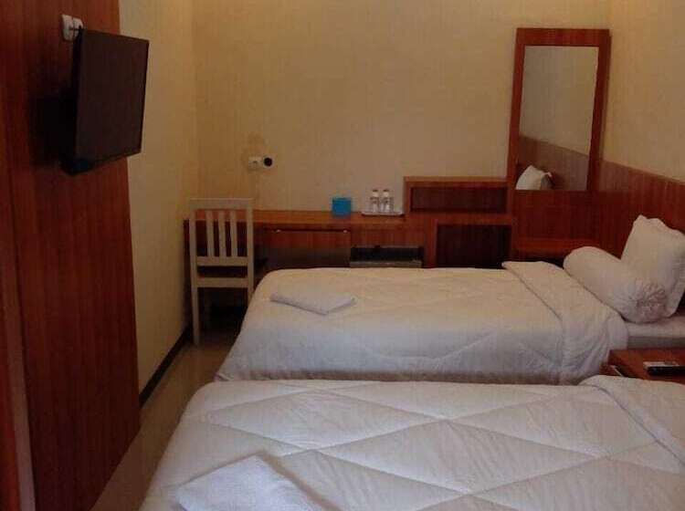 בית מלון כפרי The Wisma Solo Syariah