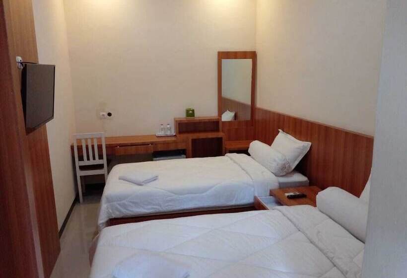 בית מלון כפרי The Wisma Solo Syariah