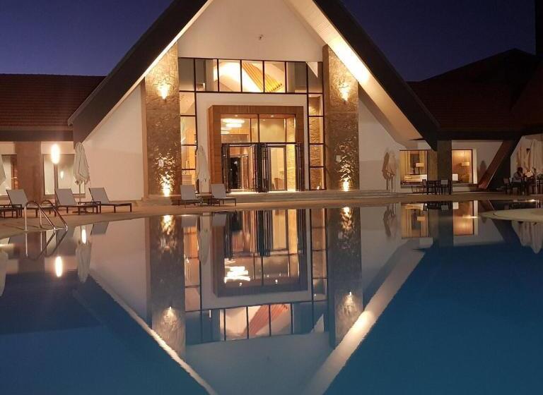 هتل Zephyr Ifrane