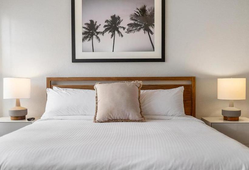 Kasa Wellington South Florida