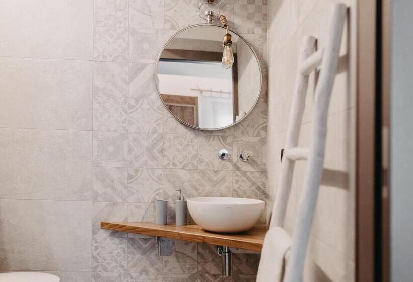 La Tana Del Lupo B&b, Family And Outdoor Sports