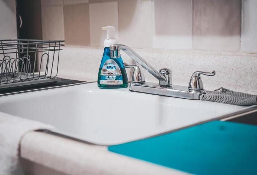 مُتل Hollywood Light Haven Lodge