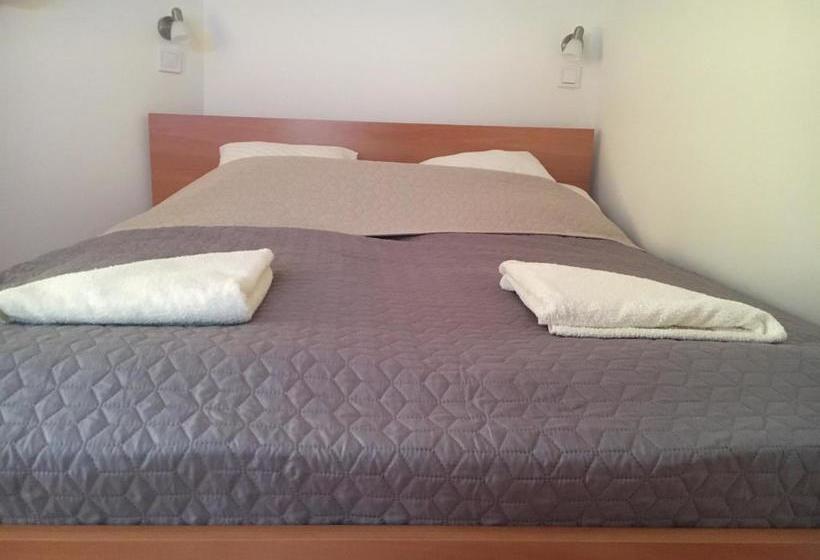 פנסיון Center Apartmanház