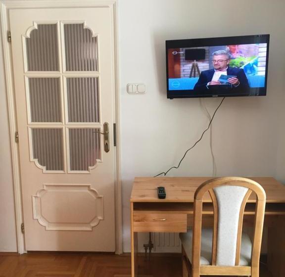 פנסיון Center Apartmanház