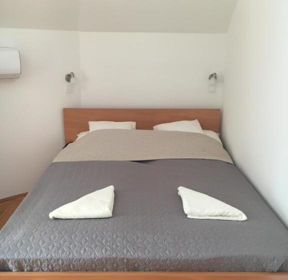 פנסיון Center Apartmanház