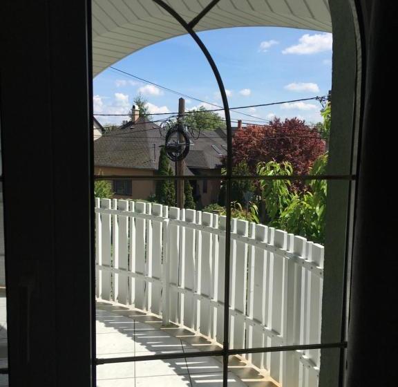 פנסיון Center Apartmanház