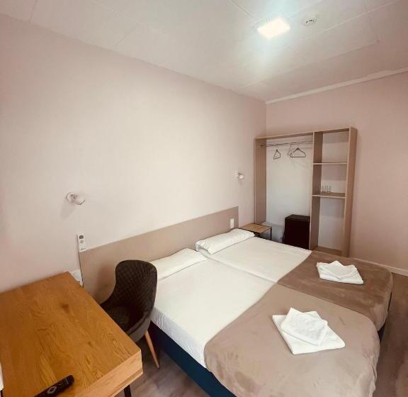 פנסיון Colibri