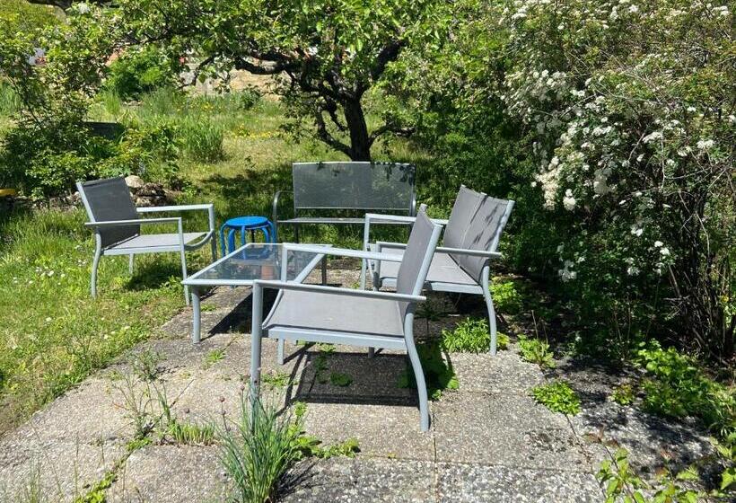 بنسيون La Maison Bleue à 2 Pas Du Lac Du Neuchâtel