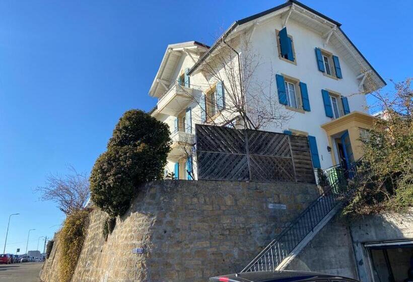 펜션 La Maison Bleue à 2 Pas Du Lac Du Neuchâtel