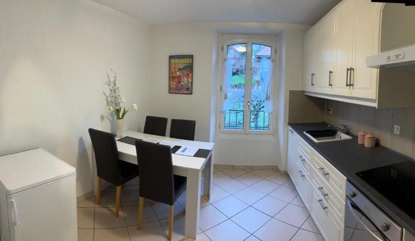 膳宿费 La Maison Bleue à 2 Pas Du Lac Du Neuchâtel