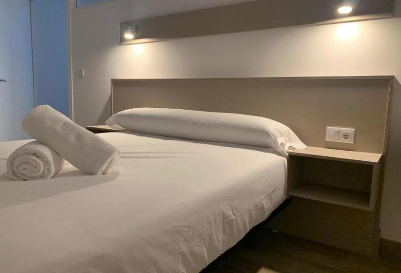پانسیون Oxford Suites Ciudad De La Coruña