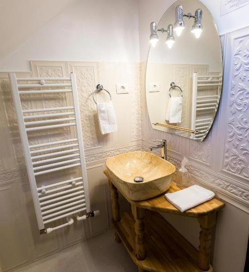 פנסיון Royal Inn Busteni Adults Only