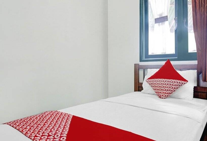 Reddoorz Plus At Hotel Griya Astoeti