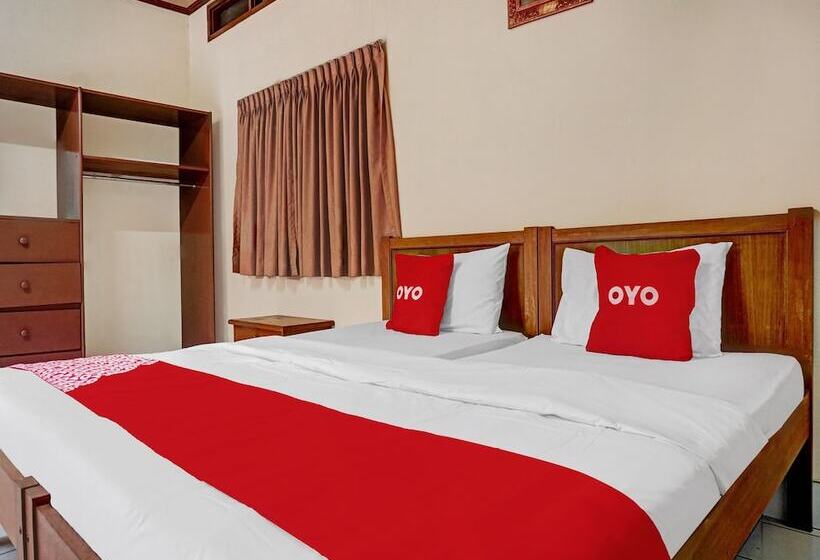 Reddoorz Plus At Hotel Griya Astoeti