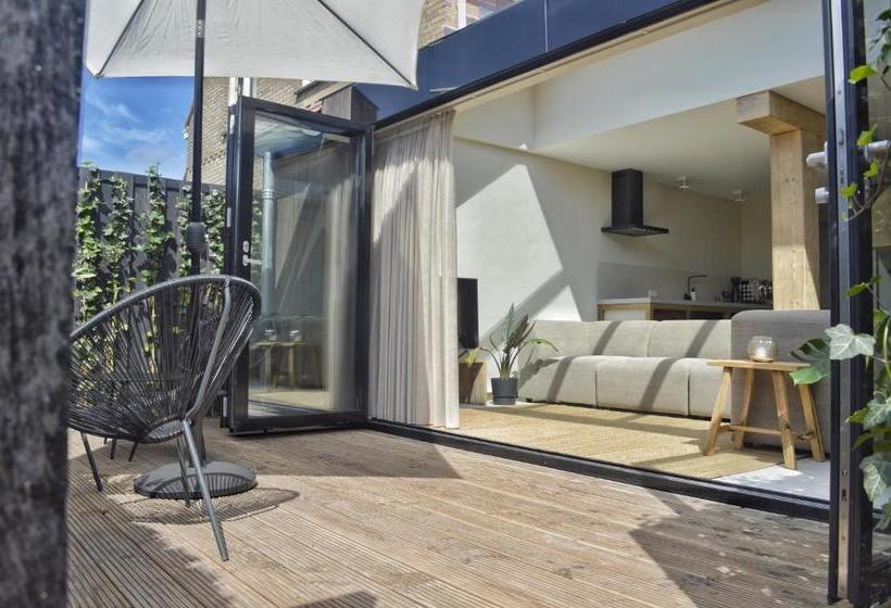 Van Heeckeren Apartments & Suites Buren