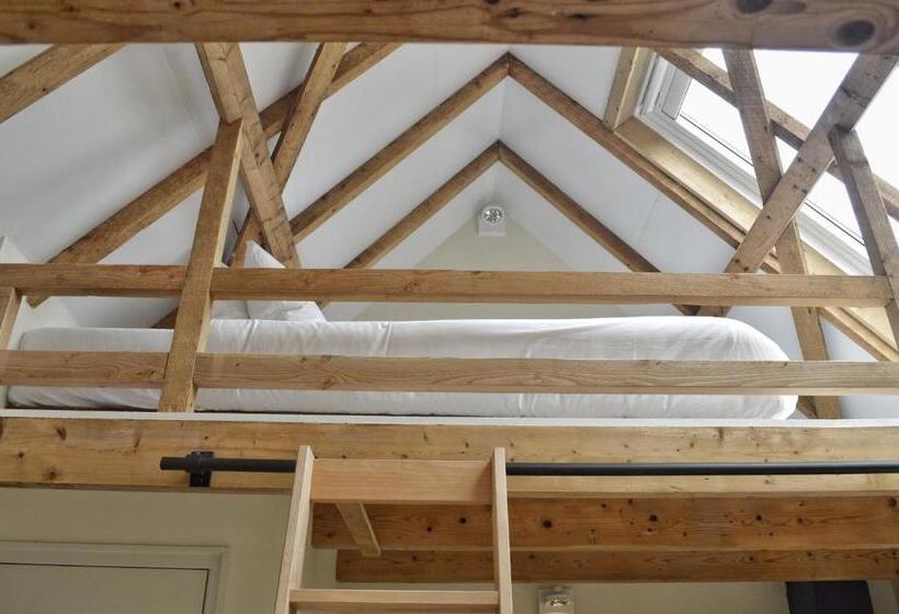 Van Heeckeren Apartments & Suites Buren