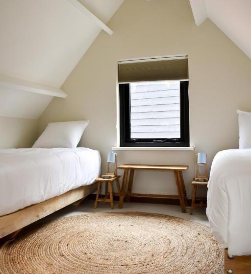 Van Heeckeren Apartments & Suites Nes