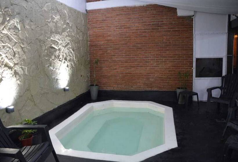 ユースホステル Posada Savoia