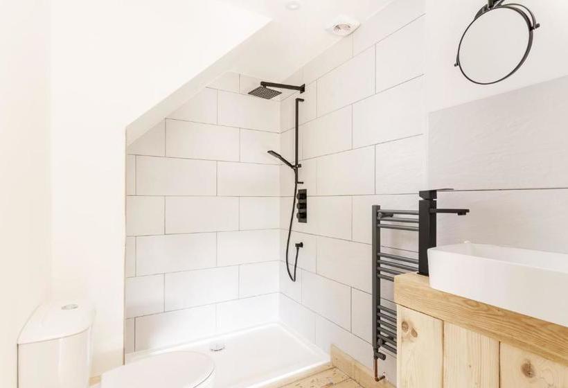 הוסטל The Old House 1147