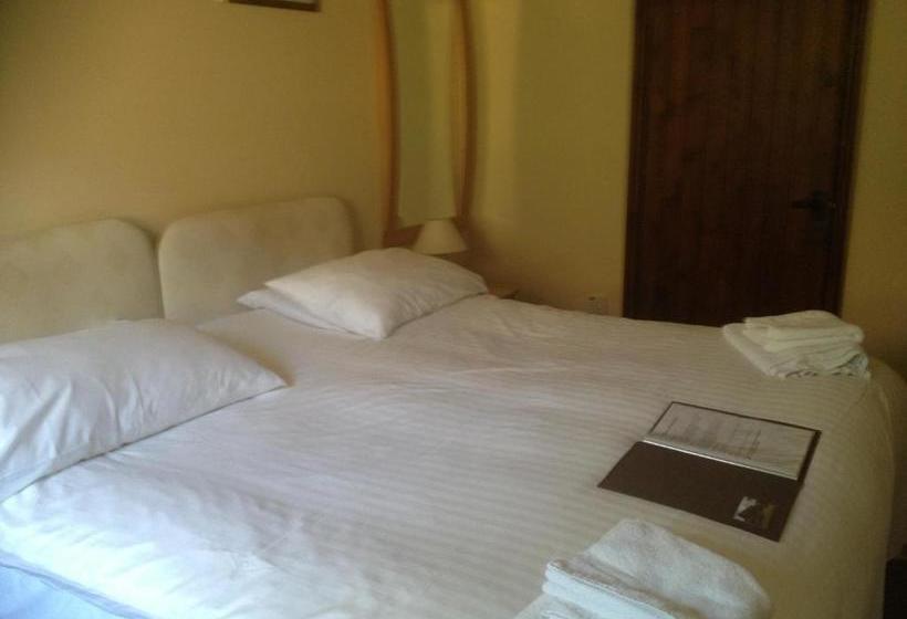 هاستل Warmans Barn