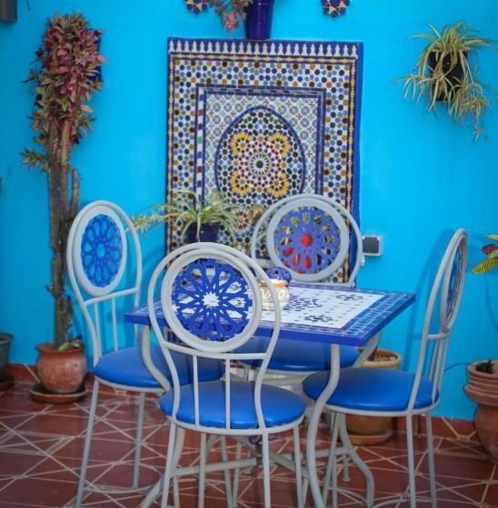 تختخواب و صبحانه Riad Azemmat