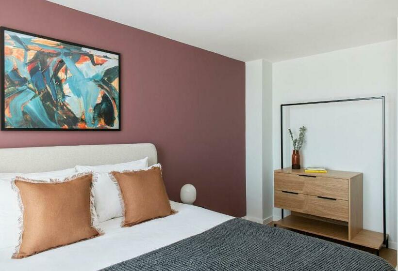 Cove Paradise Street